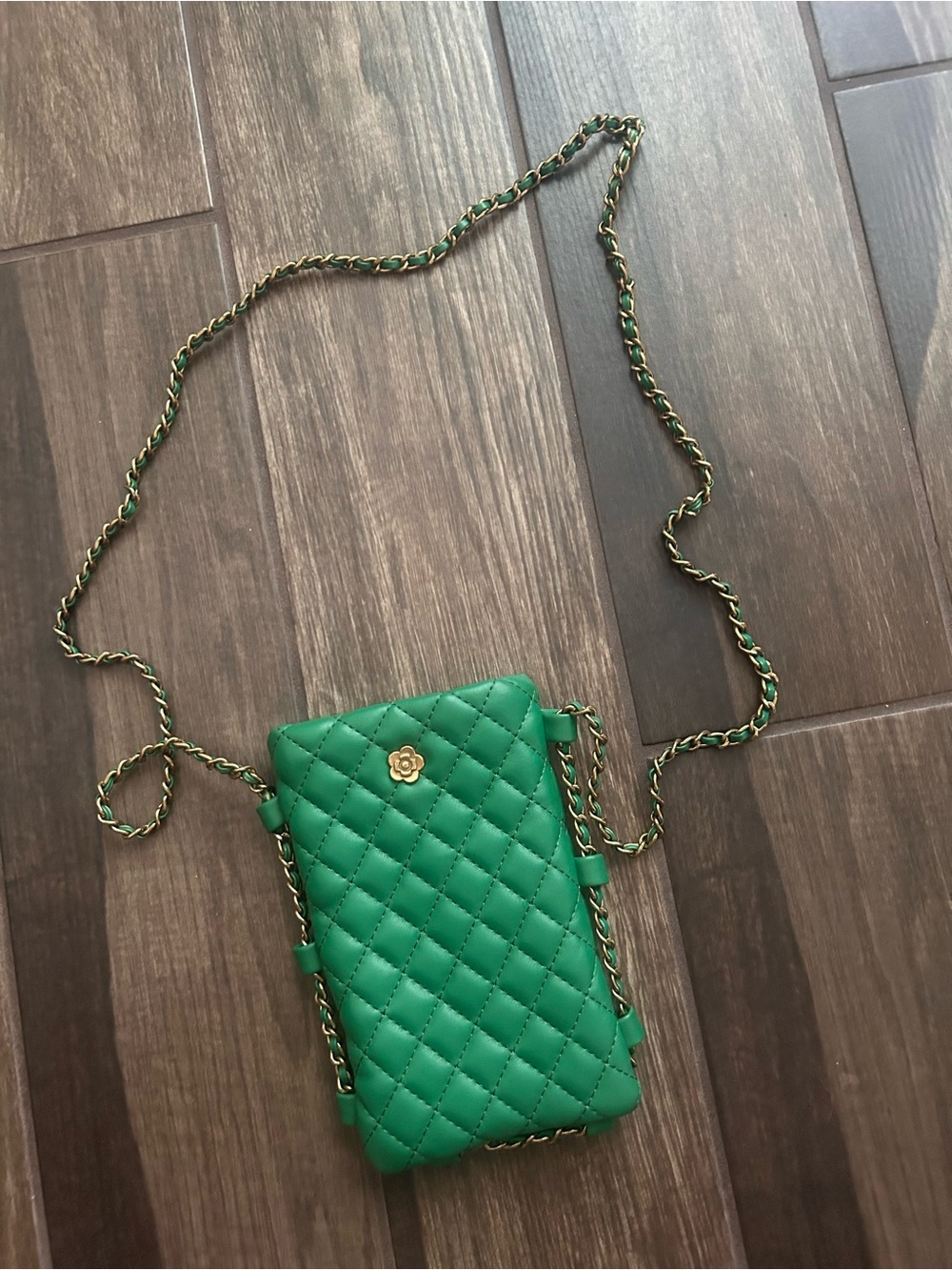 Montana West Quilted Small Crossbody Cell Phone Purse in Lucky Green